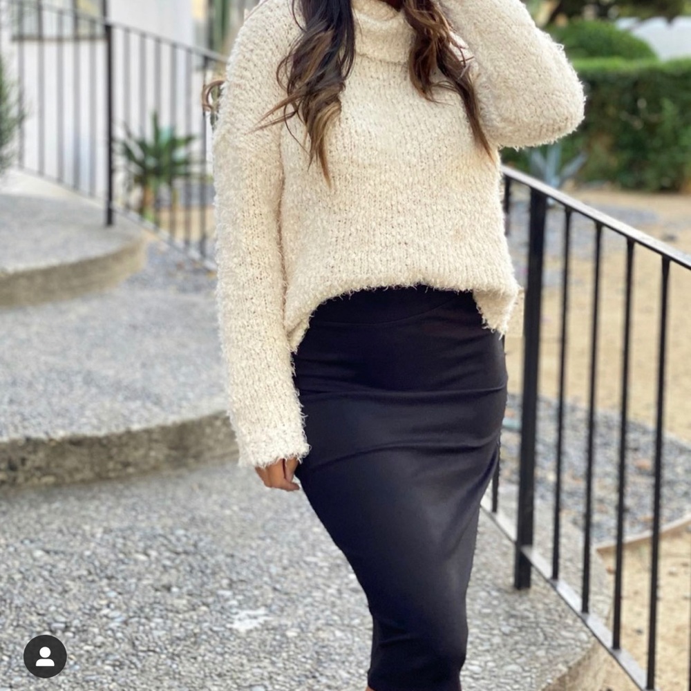 Skirt (Midi)